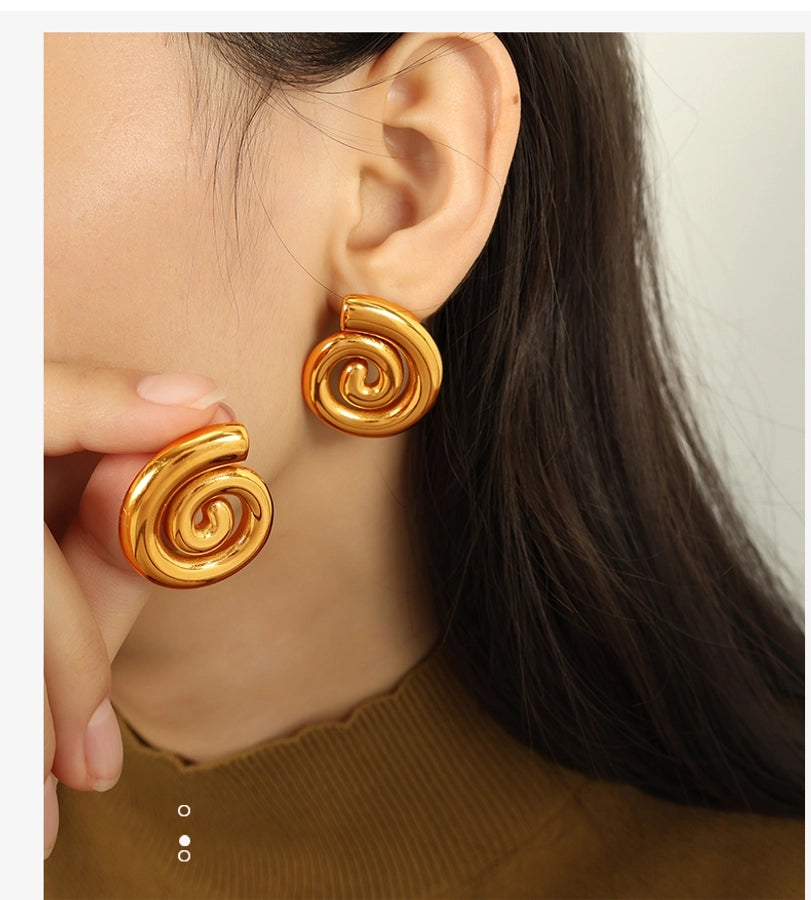 1 Pair Casual Retro Classic Style Swirl Pattern Polishing Plating 304 Stainless Steel 18K Gold Plated Ear Studs