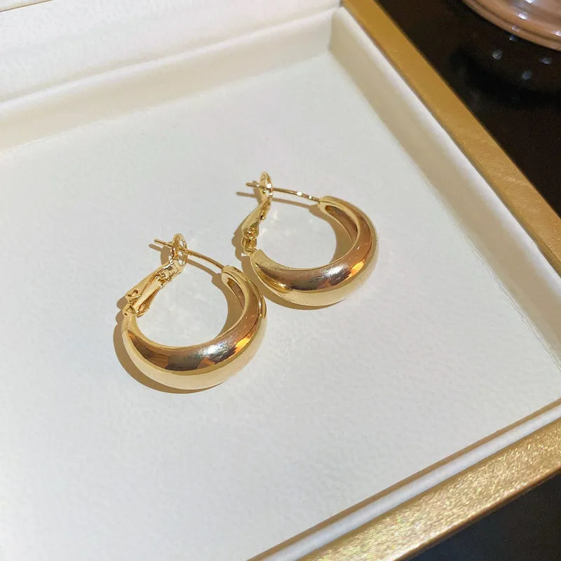 retro c shape solid color metal plating women's earrings 1 pair