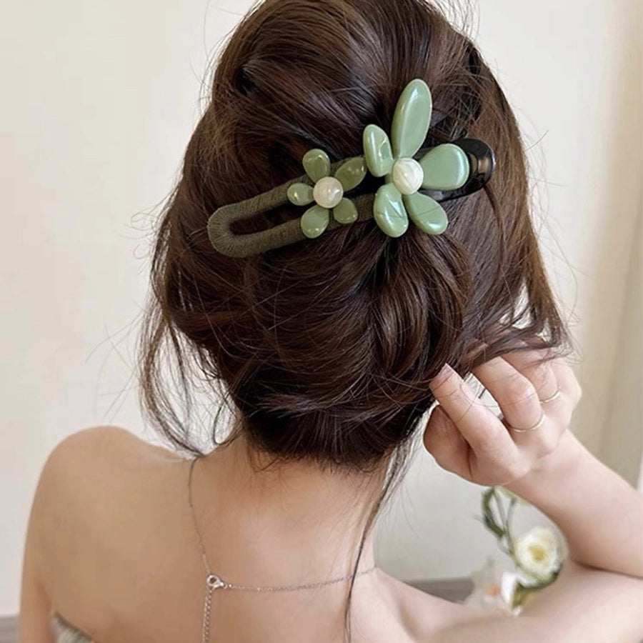 Women's Sweet Flower Arylic Plating Hair Clip