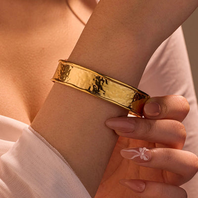 Simple Style Solid Color 304 Stainless Steel 18K Gold Plated Bangle In Bulk