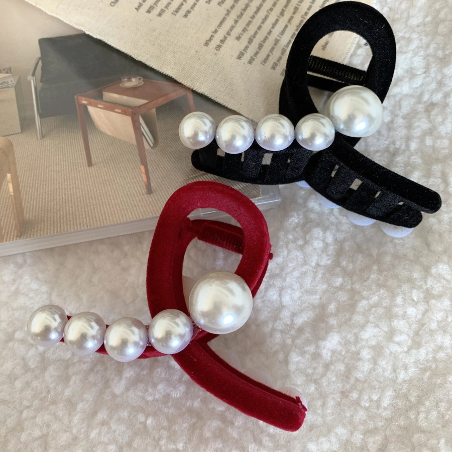 retro geometric imitation pearl flannel criss cross hair claws