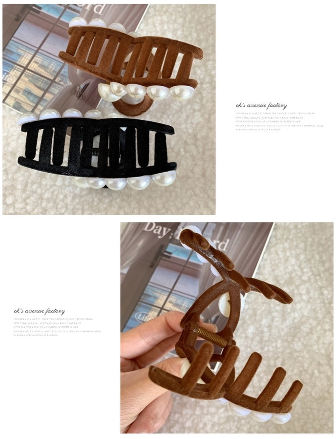 retro geometric imitation pearl flannel criss cross hair claws