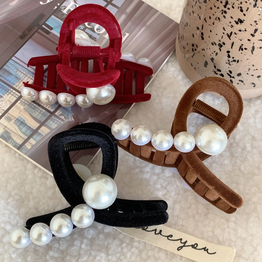 retro geometric imitation pearl flannel criss cross hair claws