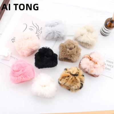 Women's Simple Style Classic Style Solid Color rabbit fur Hair Claws