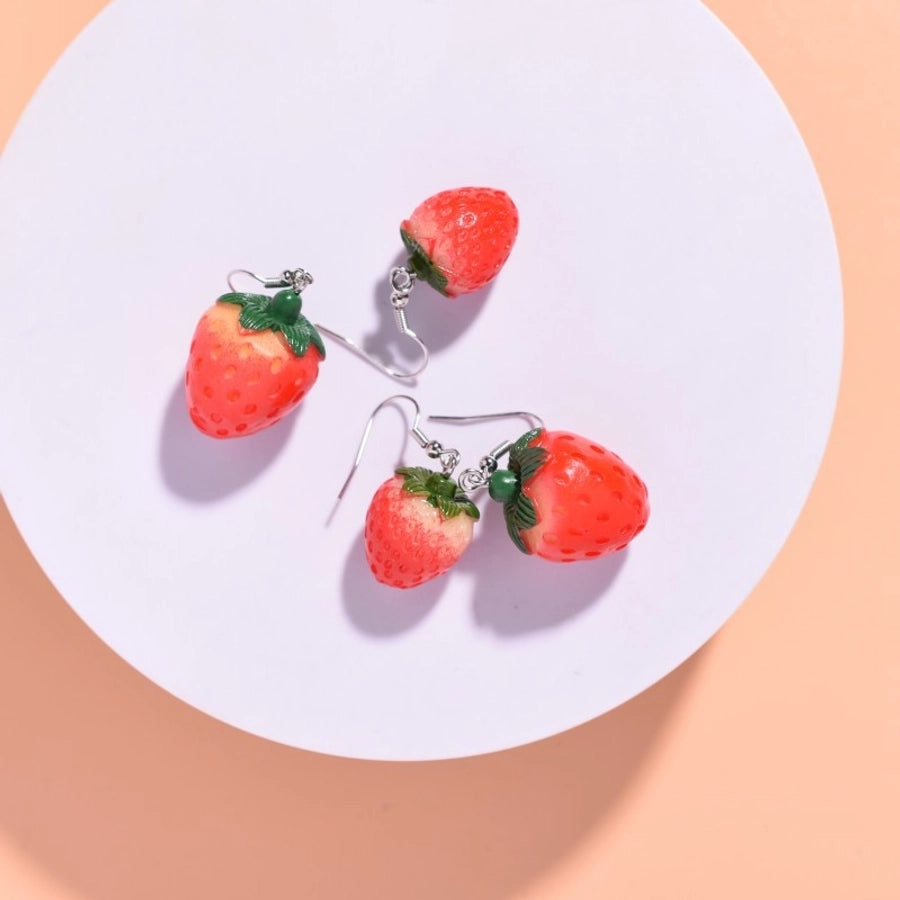 Europe and the United States  personality sweet three-dimensional resin simulation strawberry earrings earrings creative female fun fruit earrings