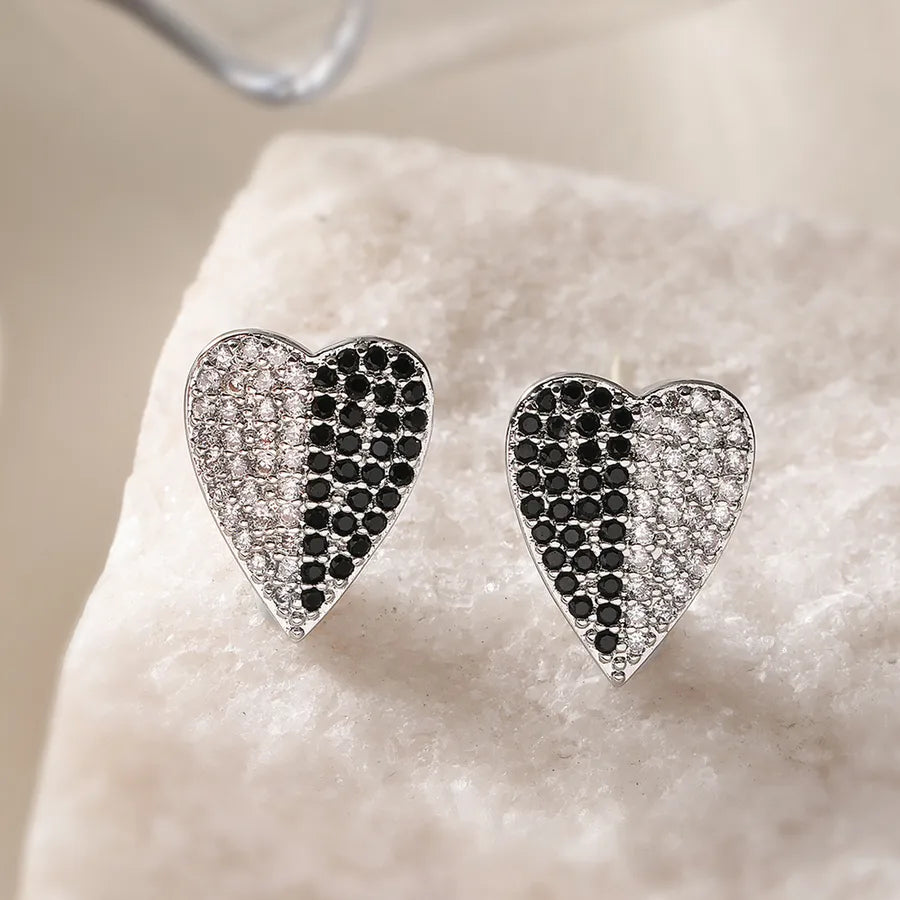 1 Pair Retro Simple Style Commute Heart Shape Inlay Copper Zircon Ear Studs