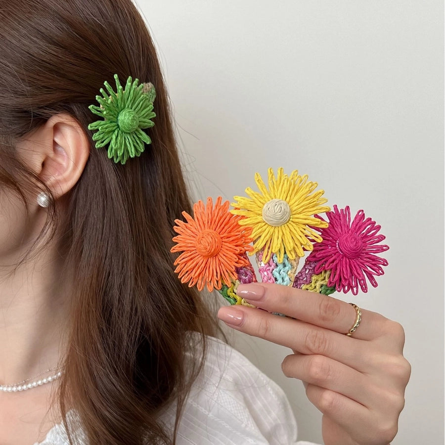Women's Casual Sweet Daisy Plastic Hair Clip