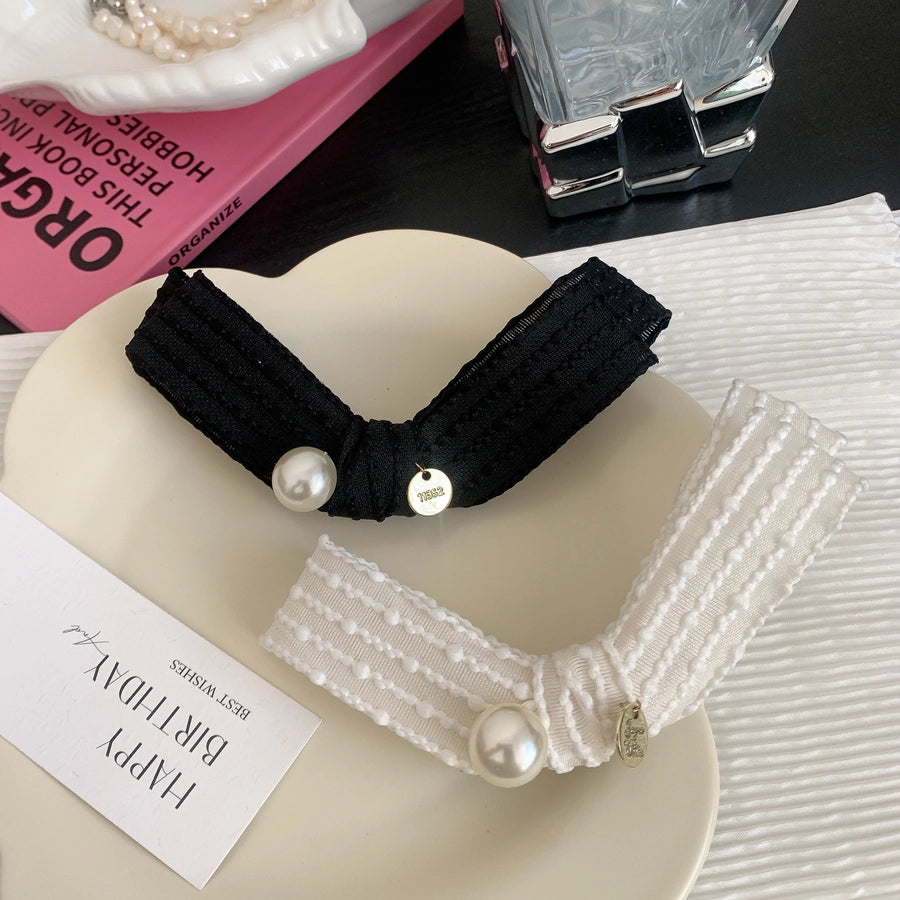 Women's Sweet Simple Style Solid Color Cloth Hair Clip