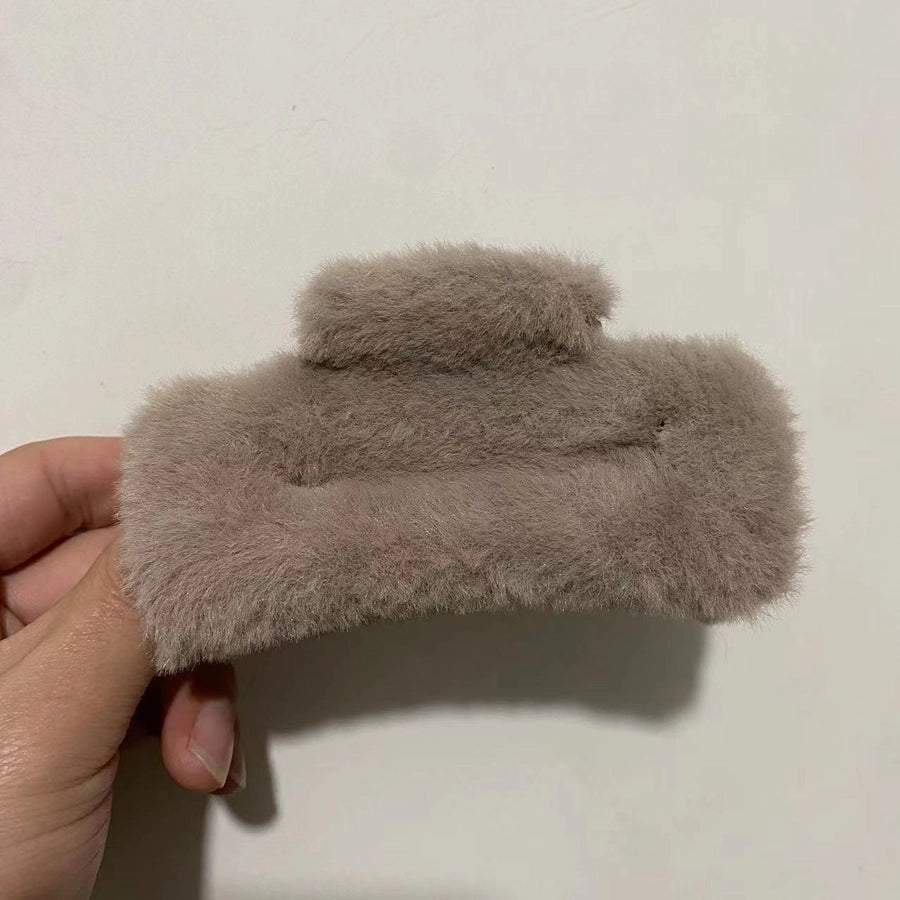 Korean Simple Plush Grab Clip Girl Autumn and Winter New Back Head Hair Clip Elegant Hair Grab Shark Clip Hair Accessories