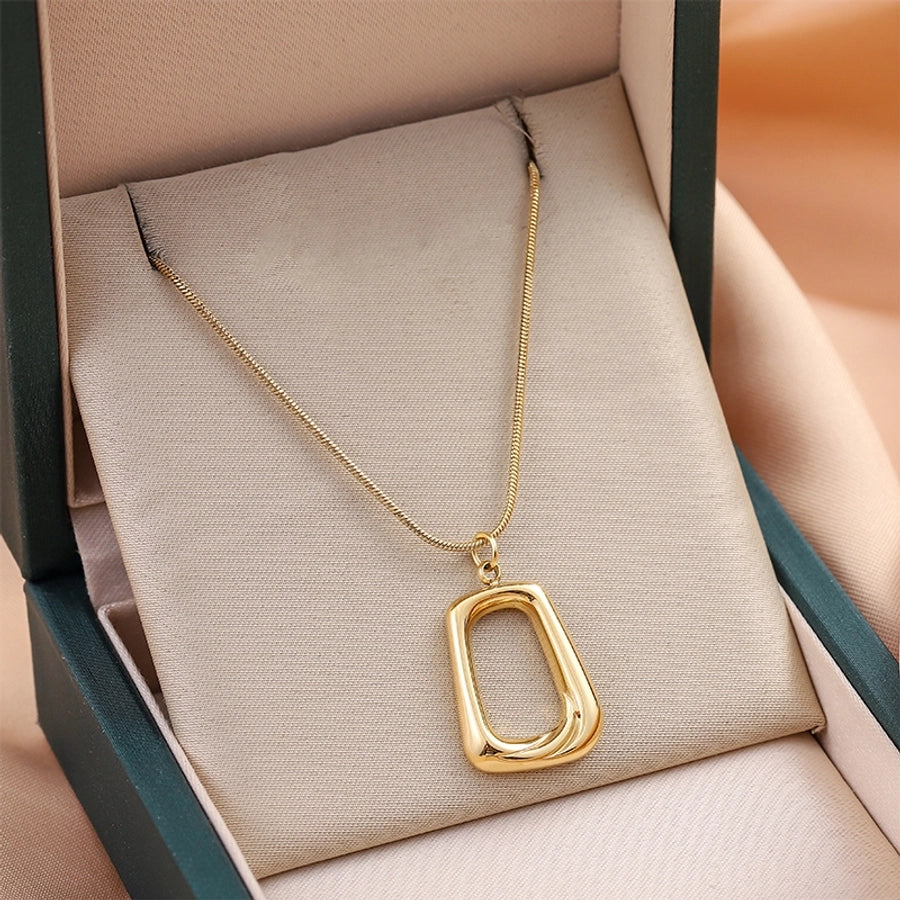 Jewelry Cute Queen Bridal Letter 316 Stainless Steel  18K Gold Plated Pendant Necklace