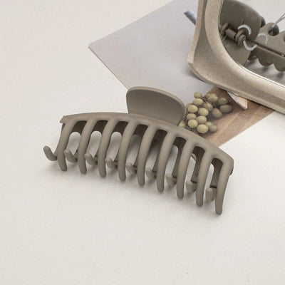 simple style solid color plastic resin spray paint hair clip 1 piece