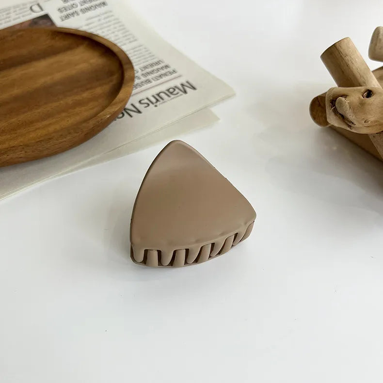 autumn and winter new milk tea coffee grasp clip elegant temperament hair claw back head hair grasp ins simple hair accessories