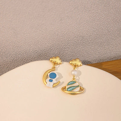 Japanese and Korean series kawaii sweet cute cartoon earrings simple pendant astronaut Planet earrings silver pin