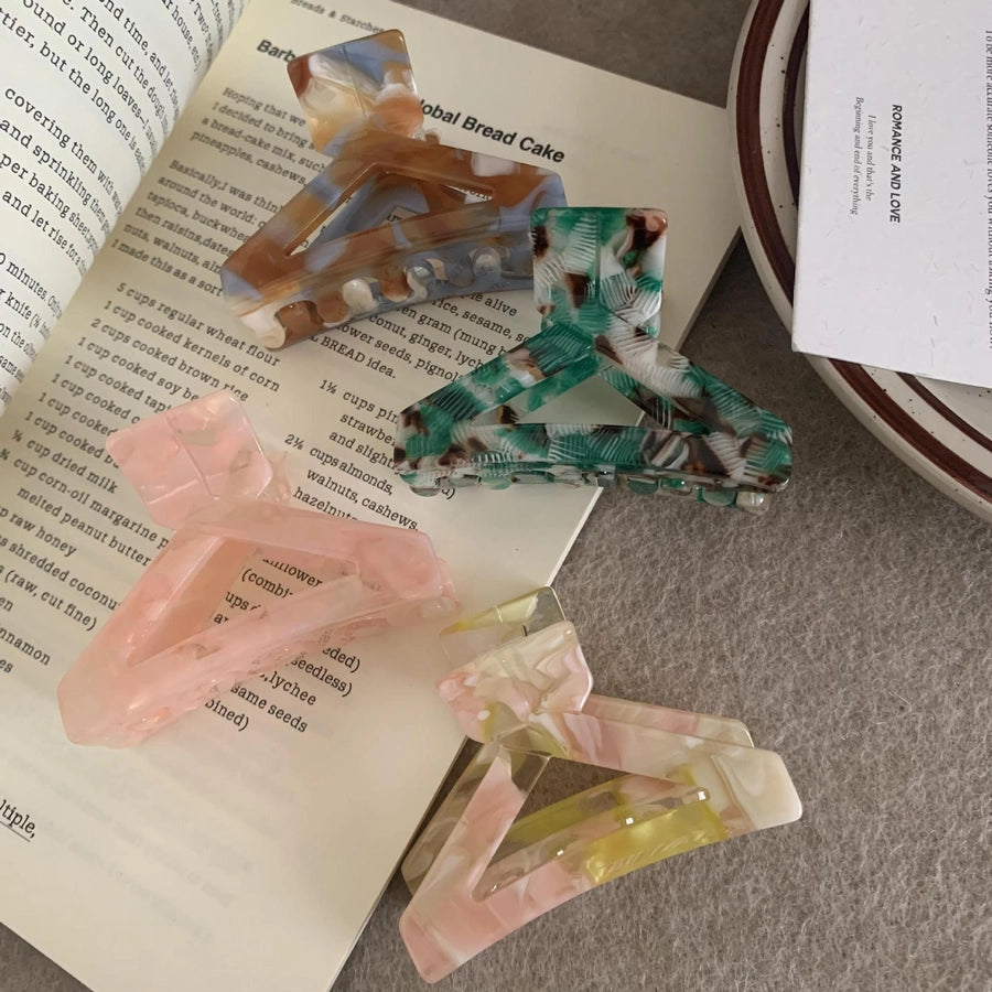 Women's Casual Simple Style Geometric Acetic acid sheets Hair Claws