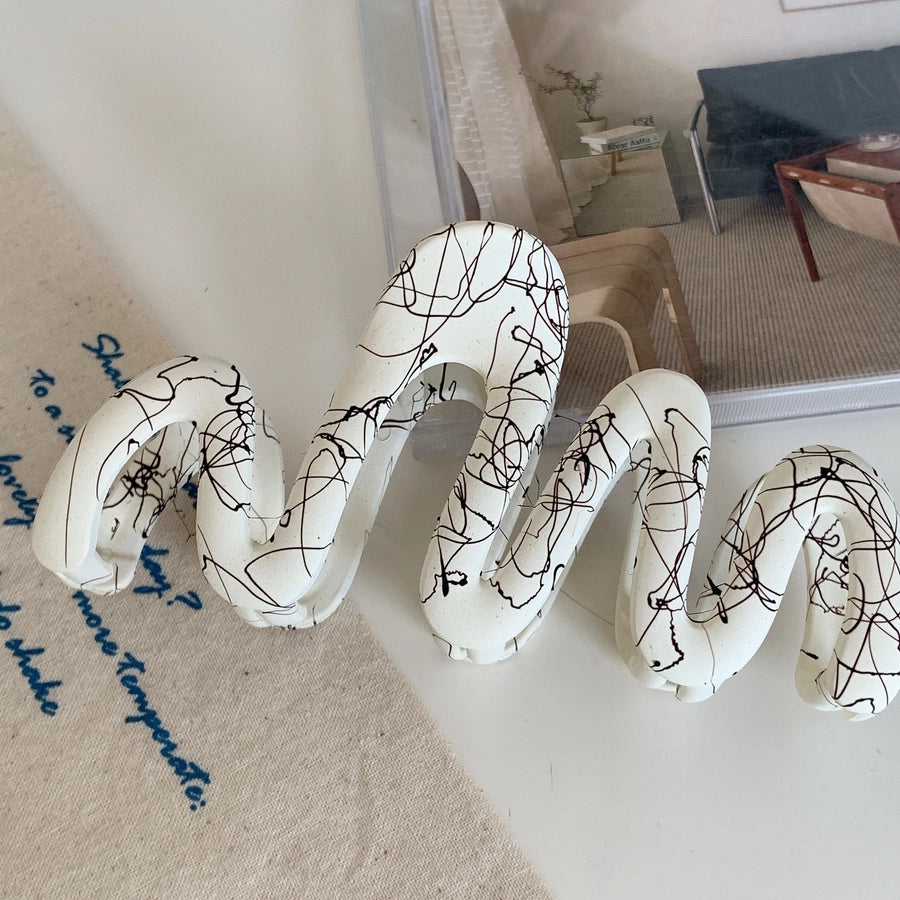 simple style artistic lines plastic hair claws