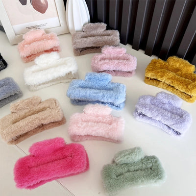 Women's Simple Style Solid Color PC Plush Hair Claws