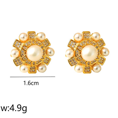 1 Pair Elegant Vintage Style Round Plating Inlay Copper Pearl Zircon 18K Gold Plated Ear Studs