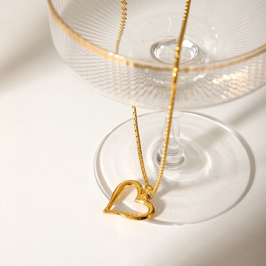 Jewelry IG Style Elegant French Style Heart Shape 304 Stainless Steel Titanium Steel 18K Gold Plated Pendant Necklace
